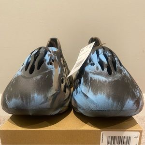 **SOLD** Yeezy Foam Runner Mx Cinder